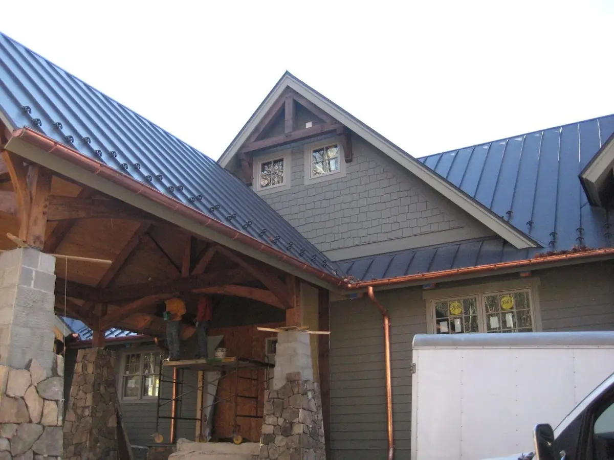 Craftsman Roofing team delivering quality roofing work in Lauderdale Lakes